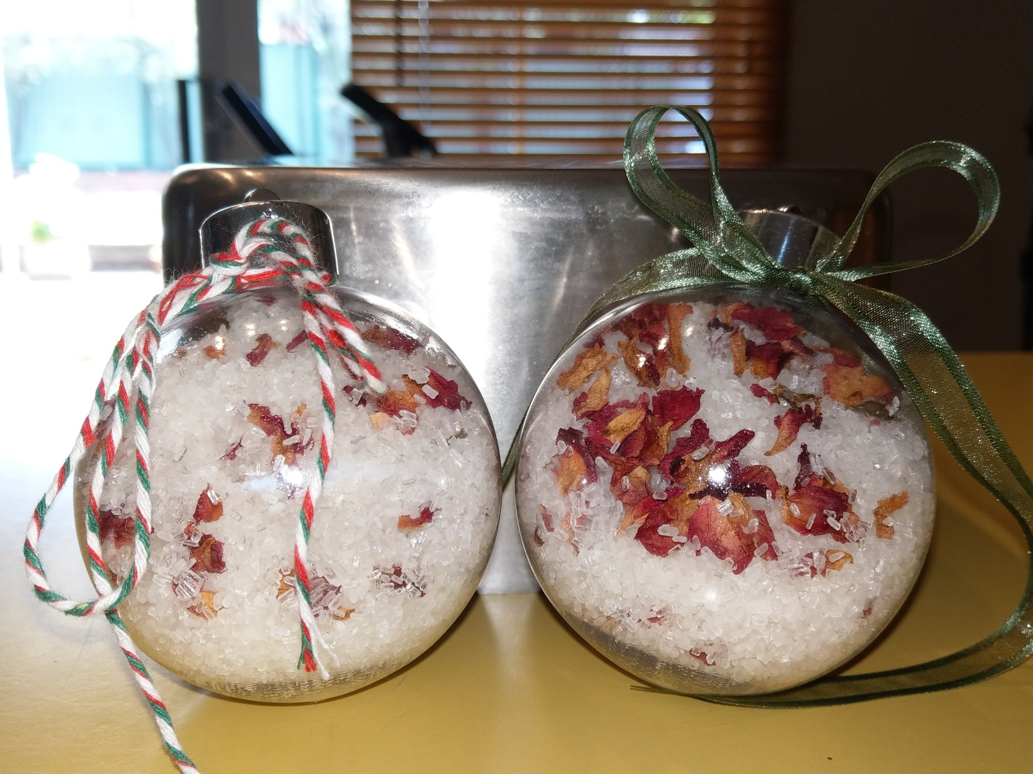 Homemade Christmas Gifts: Scented Bath Salts 7